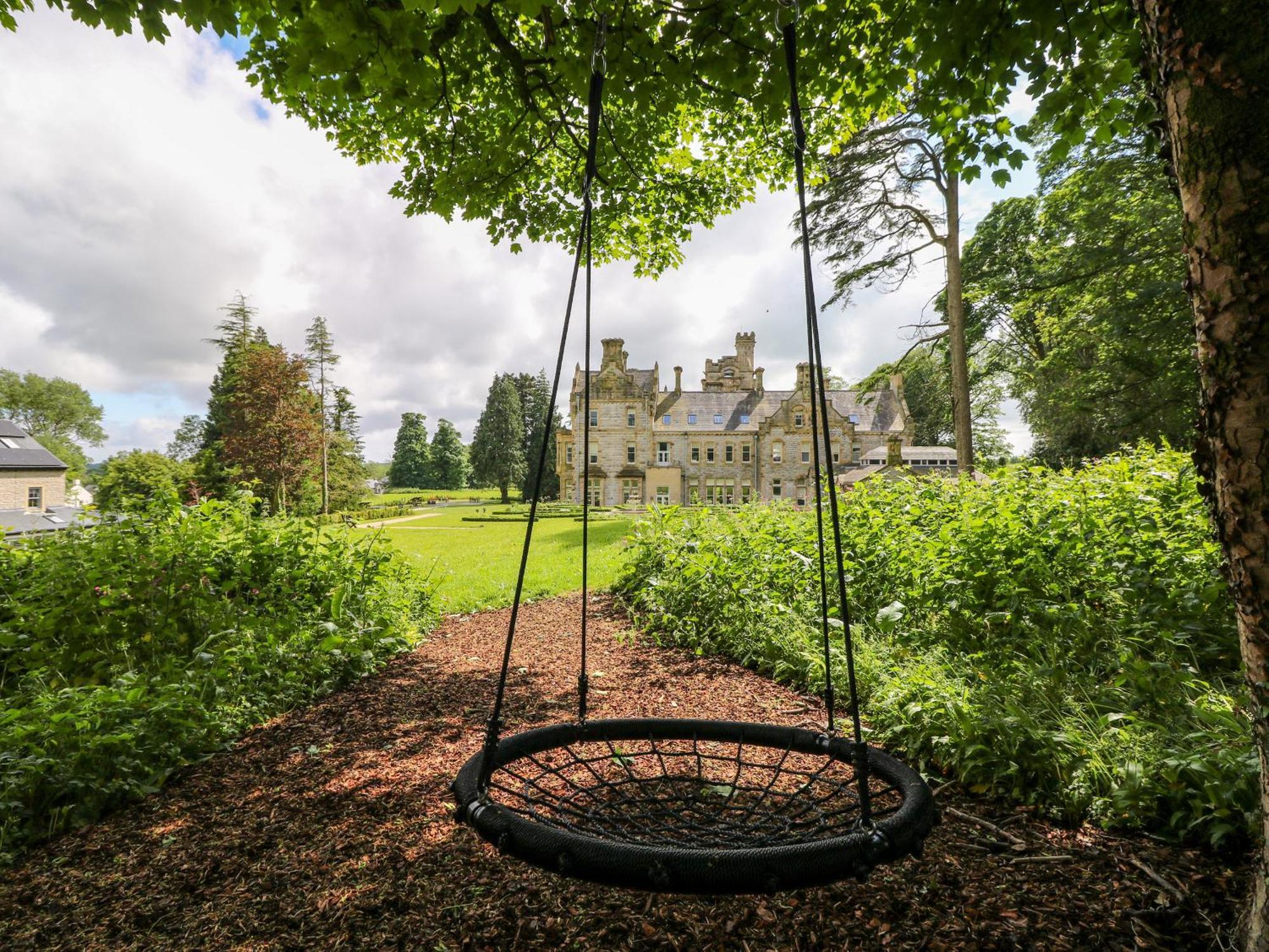 The Violet Suite Stone Cross Mansion Ulverston Eksteriør billede